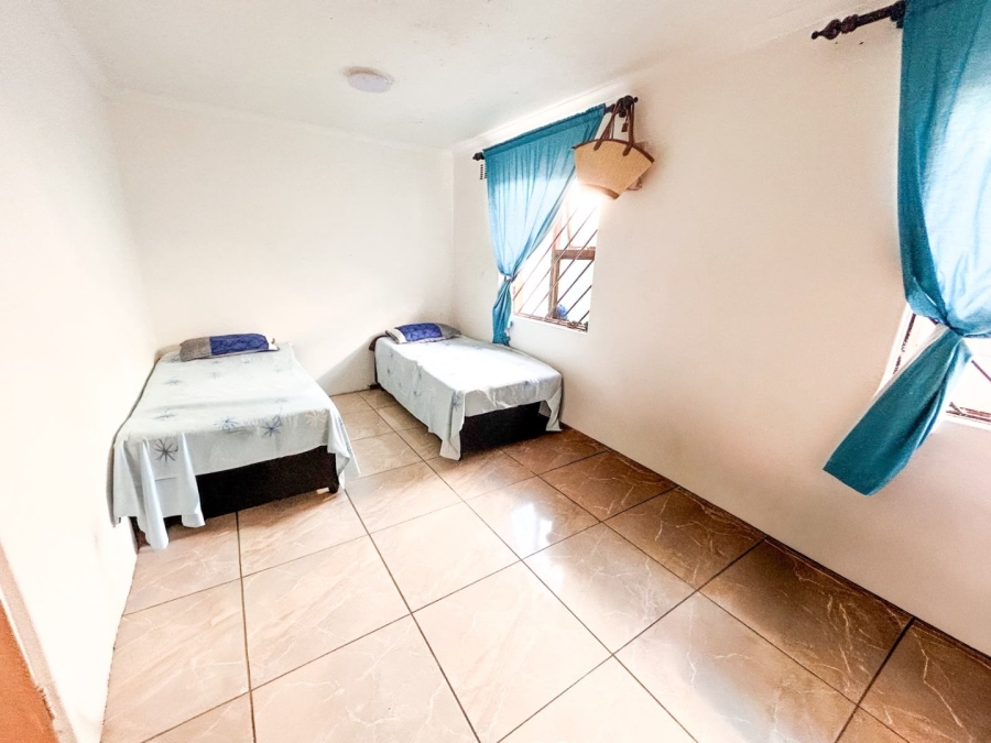 2 Bedroom Property for Sale in Lentegeur Western Cape